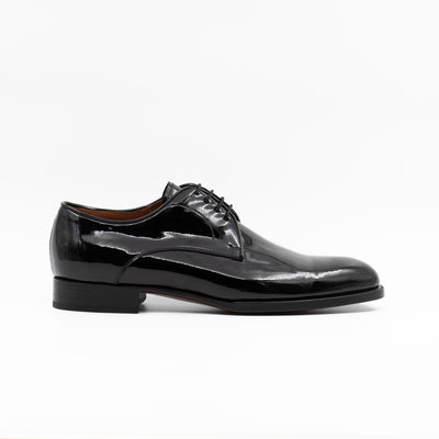 Men's black patent leather shoes. 