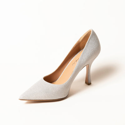 Glitter silver pumps with pointy toe and curved heel. 