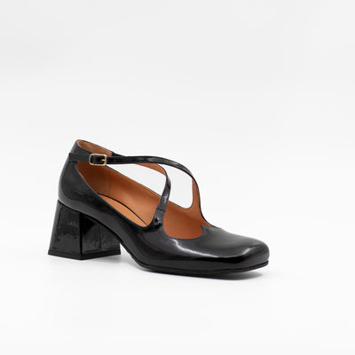 Heart Square Toe Pumps in Black