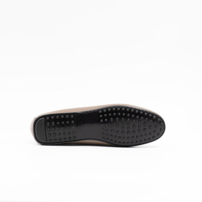 Rubber sole and rubber pebbles