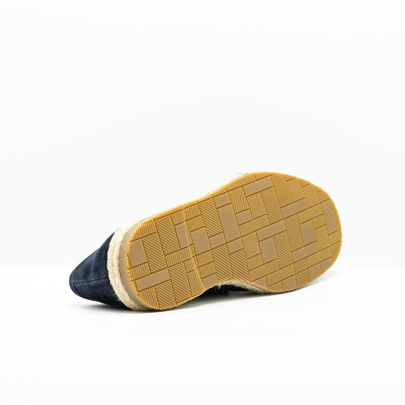 Men's espadrilles in blue suede set on classic rope soles with rubber outsole. 