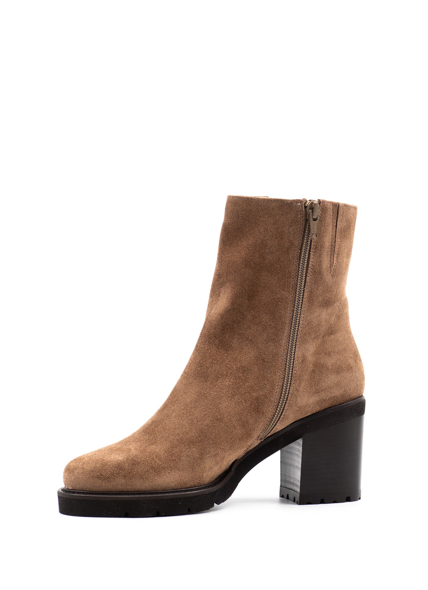 Extra Light Boots in Camel Suede
