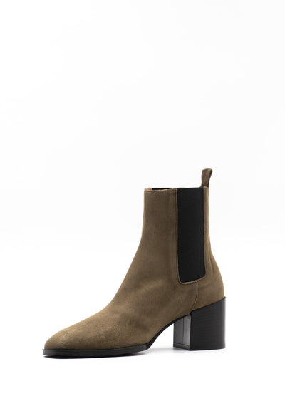 Heeled Chelsea Boots in Green Suede