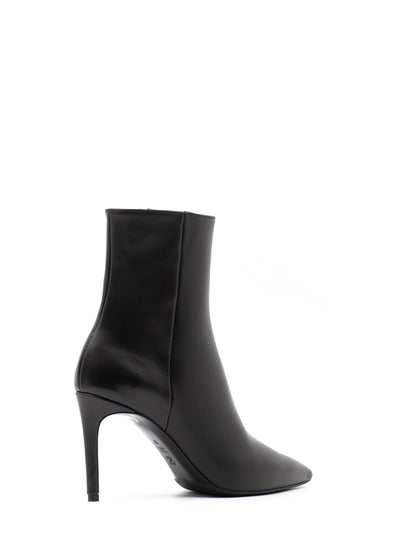 85 Milano in Black Leather