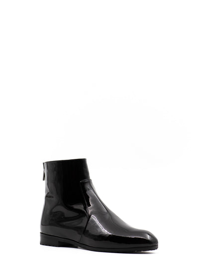 Minimalistic Ankle Boots in Black Patent
