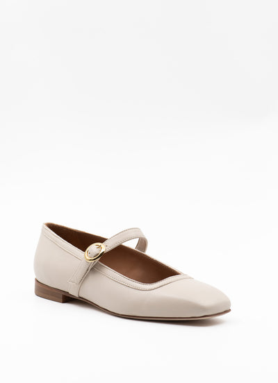 Square-toe Mary Jane in creme leather