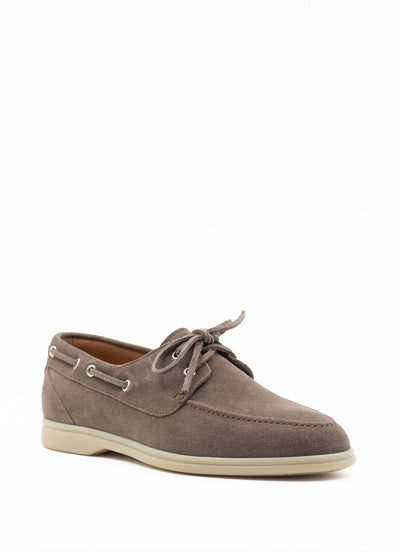 Boat shoes in taupe suede leather