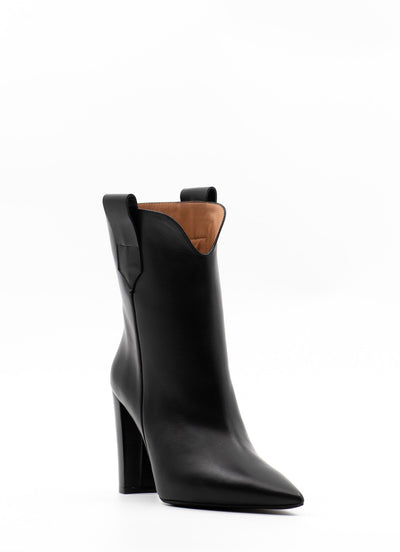 Heeled western ankle boots in black