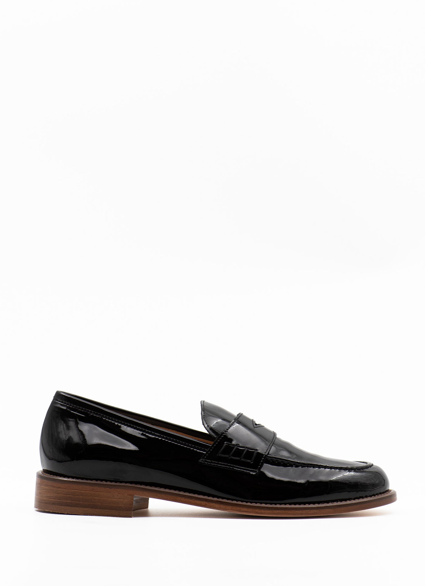 Black patent penny loafer with contrasting sole