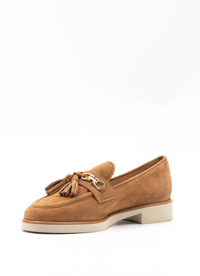 Extra-light loafers in cognac suede