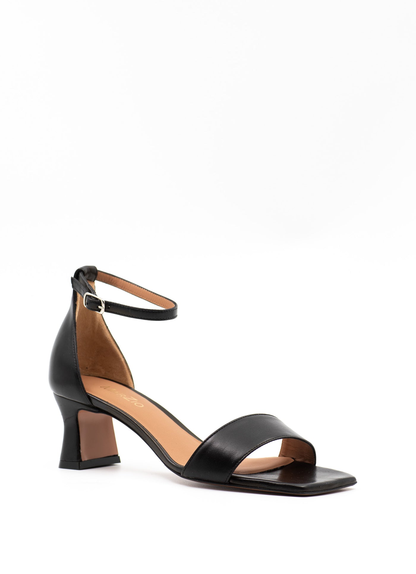 Heeled sandal in black leather