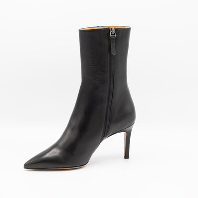 Black leather booties with pointy toe and stiletto heel. snug fit with zipper on the inside. 