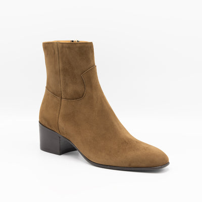 Light brown suede ankle boots with block heel. 