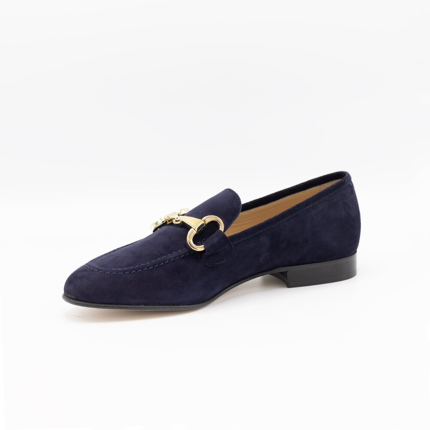 Classic horsebit loafer in navy suede. Set on leather soles and featuring a pale gold horsebit.