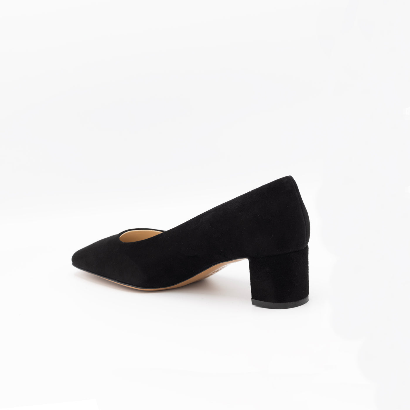 Square toe pumps in black suede and block heel.