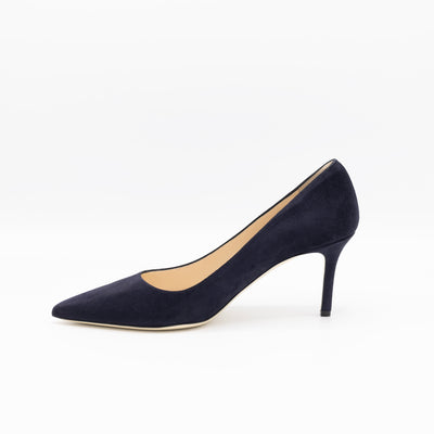 Classic pointy pumps in navy suede