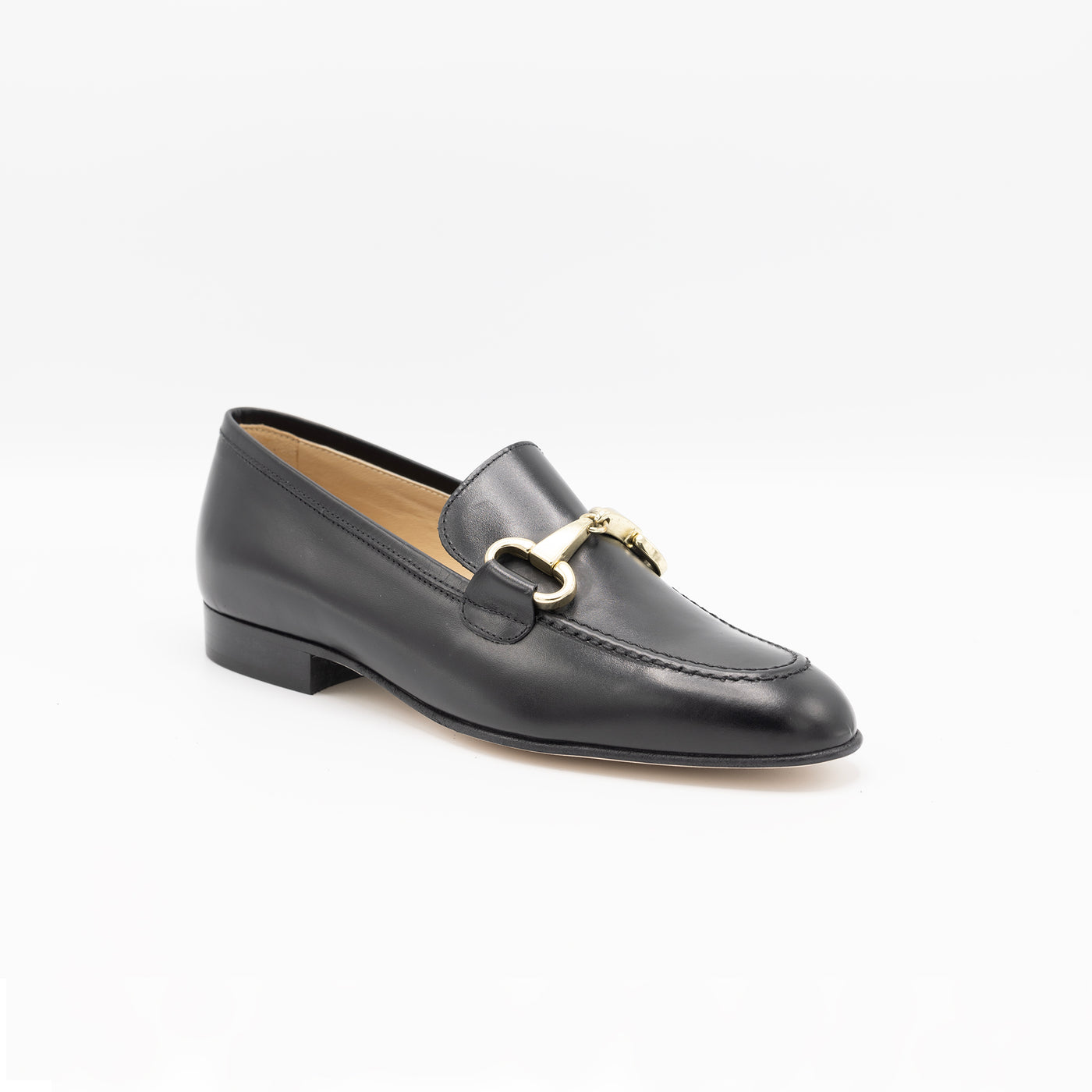 Classic embellished loafer in black leather.