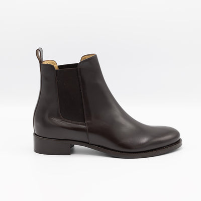 Women's brown leather chelsea boots