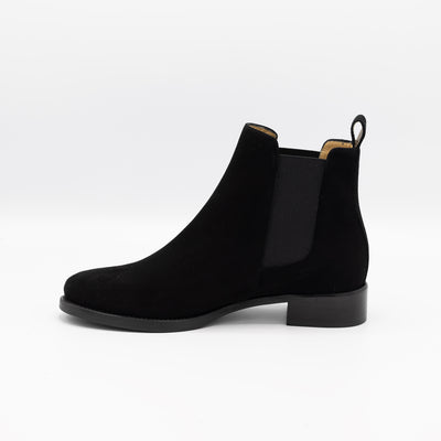 Women's chelsea boots in black suede leather