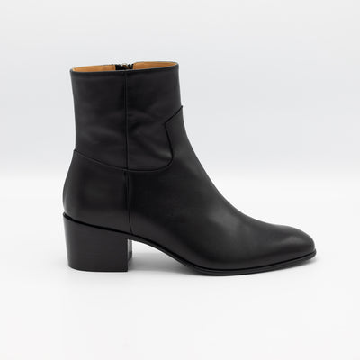 Black leather ankle boots with a 50 mm block heel. 