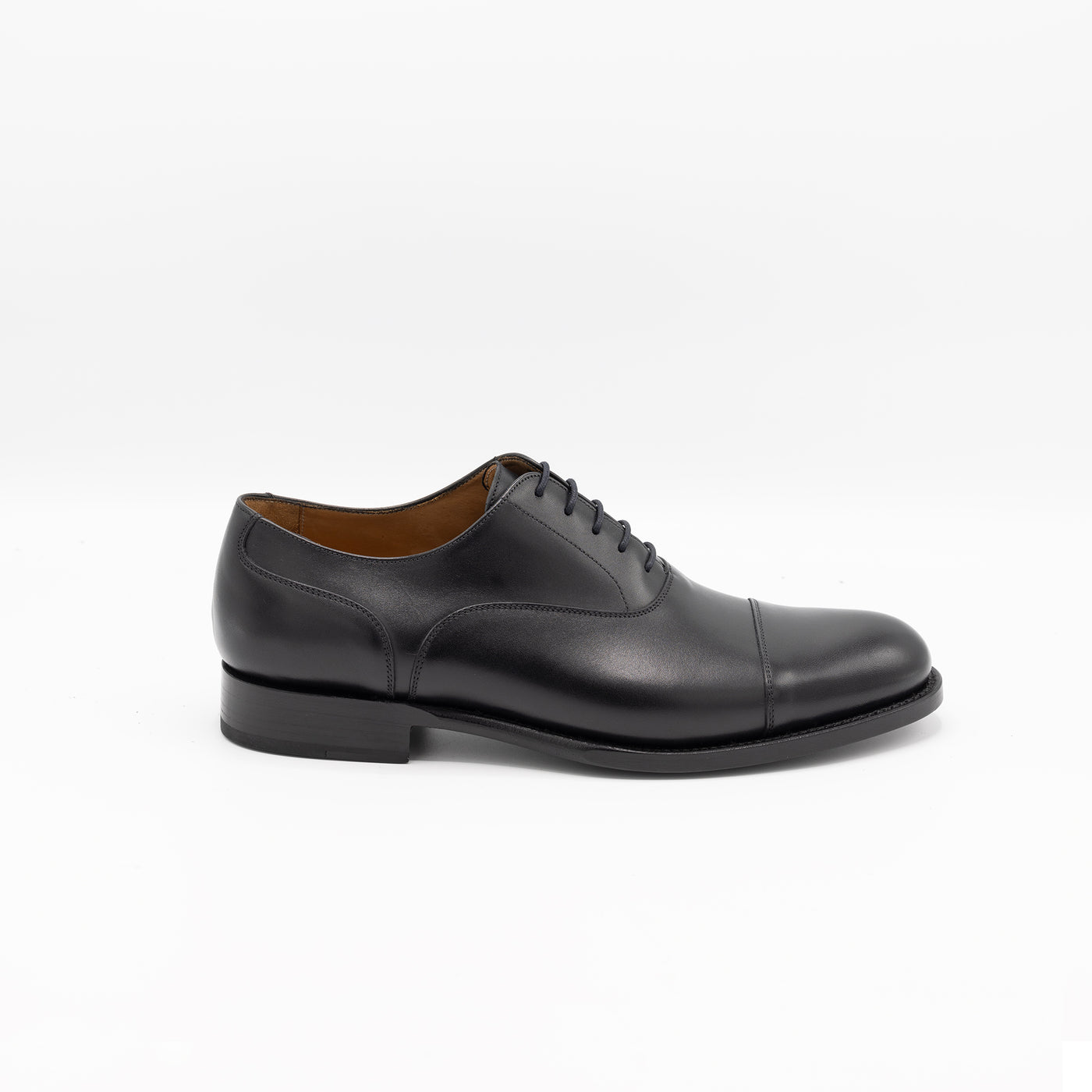 Derby with Cap-toe in Black Leather