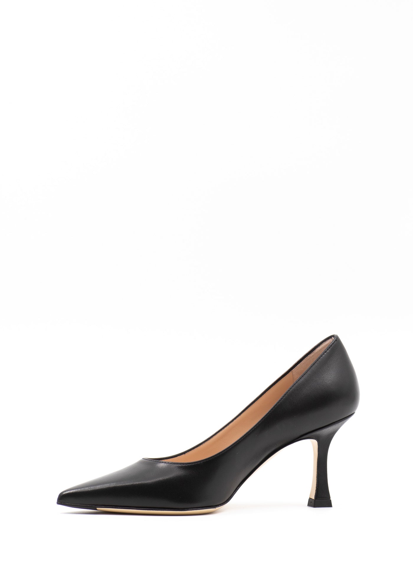 Curved heel pumps in black 