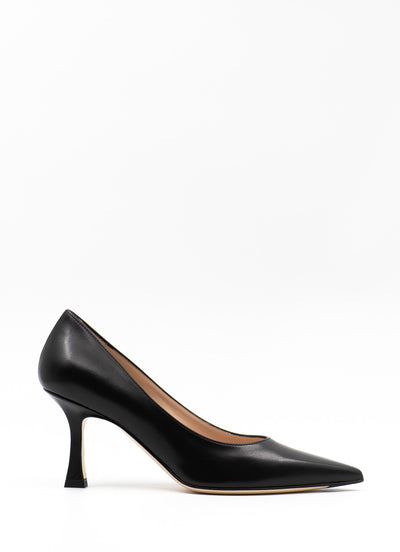 Curved heel pumps in black leather 