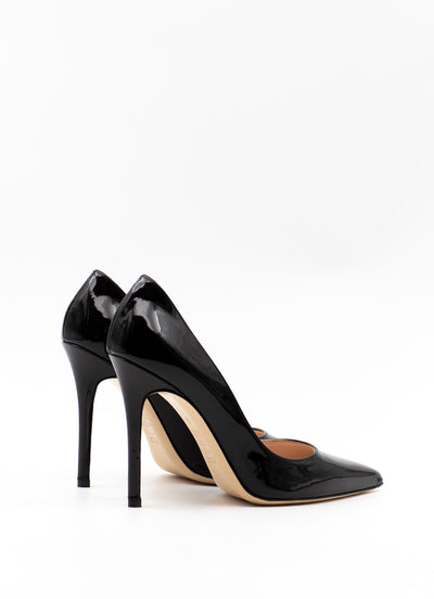 Black pumps in patent 