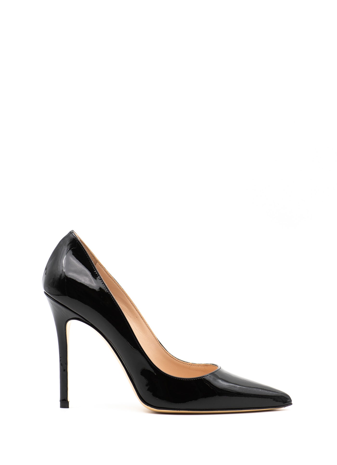 Black patent pumps 