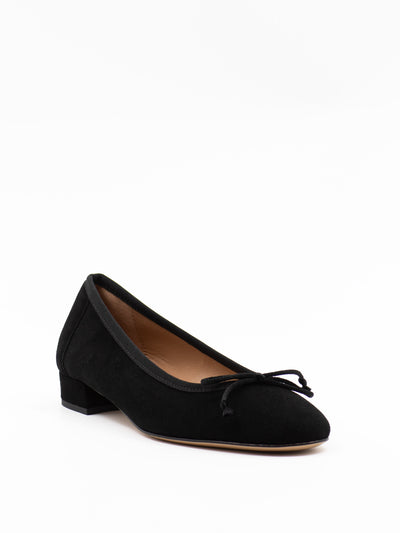 Heeled Scala in black suede