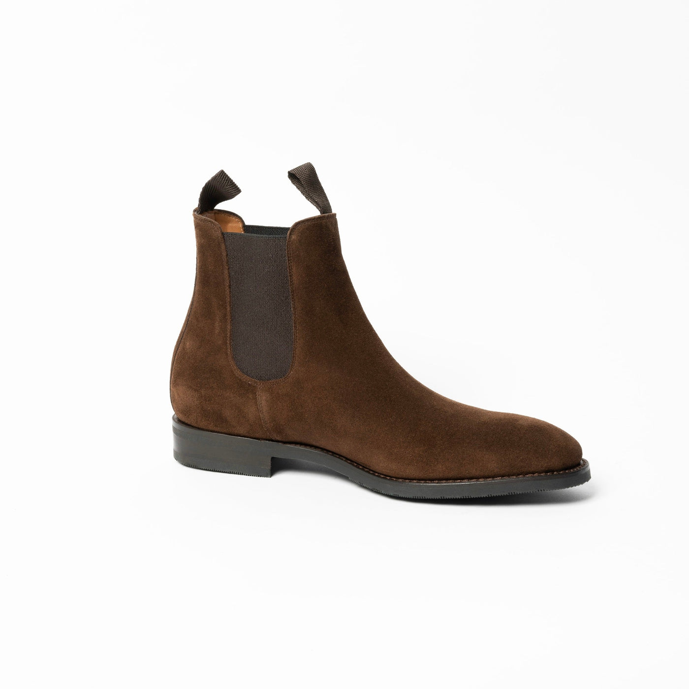 Good year welt chelsea boots in brown suede. Rubber sole.