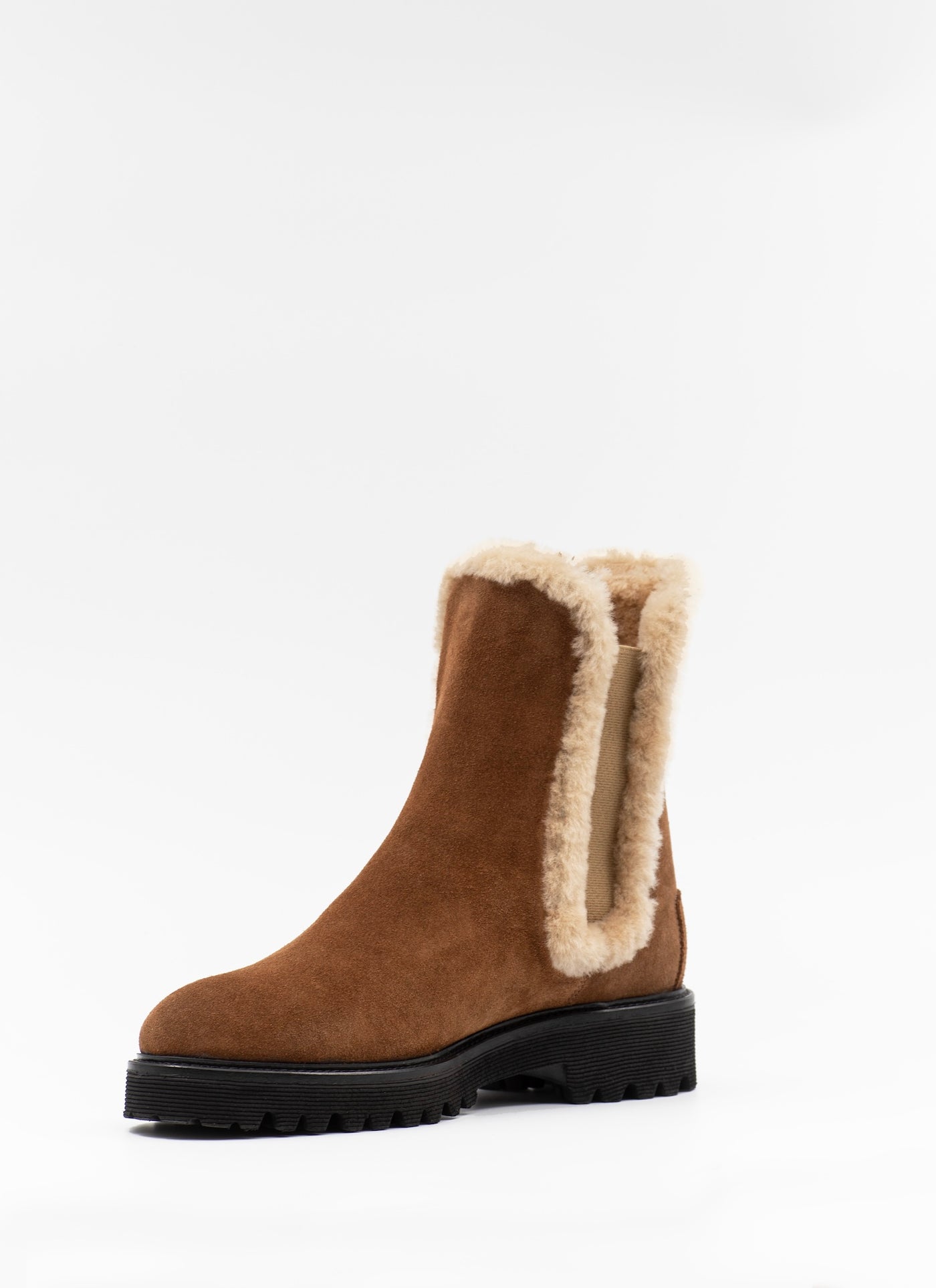 Chelsea boots with fur lining