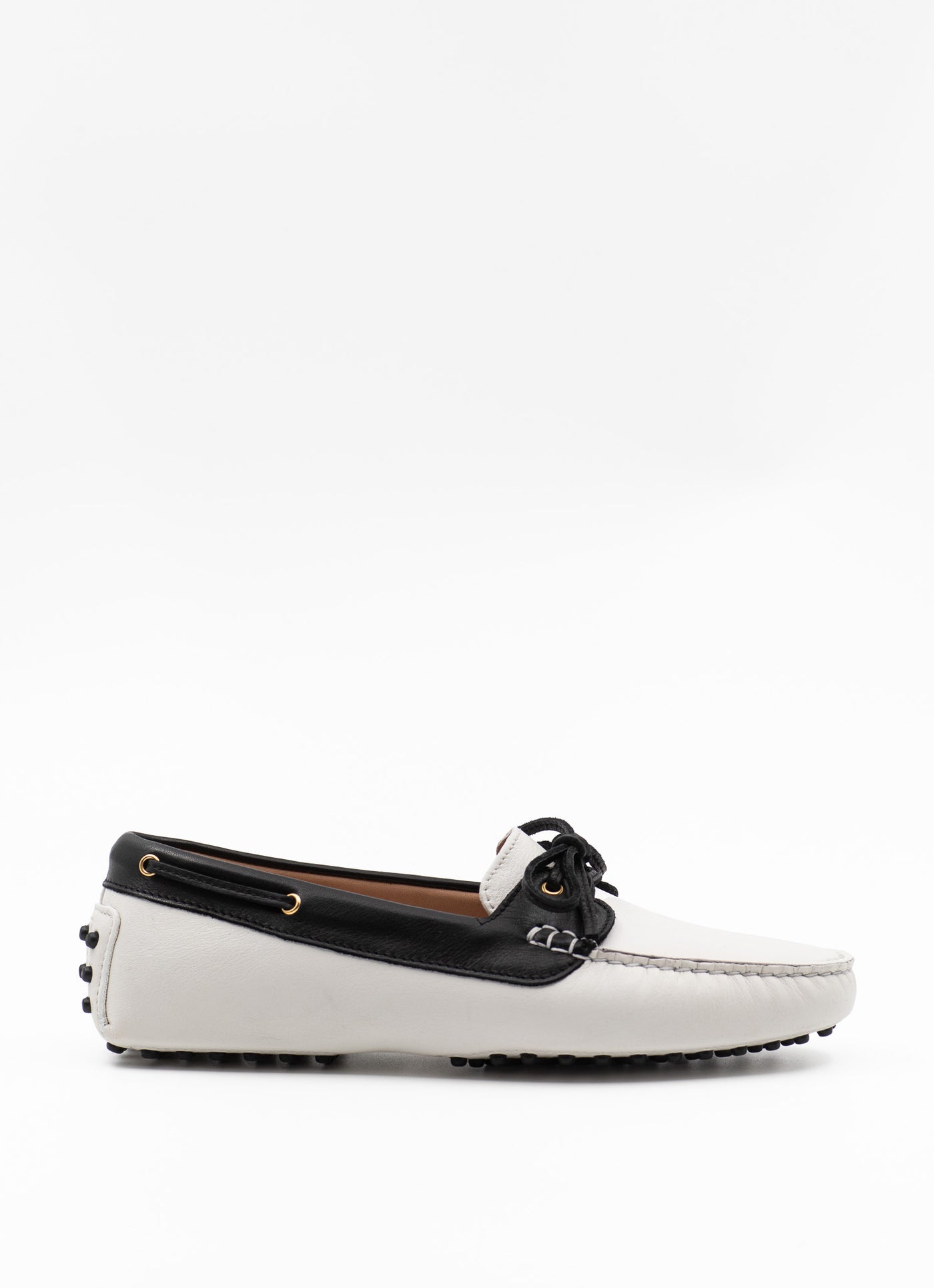 Due Driving shoes in black and white