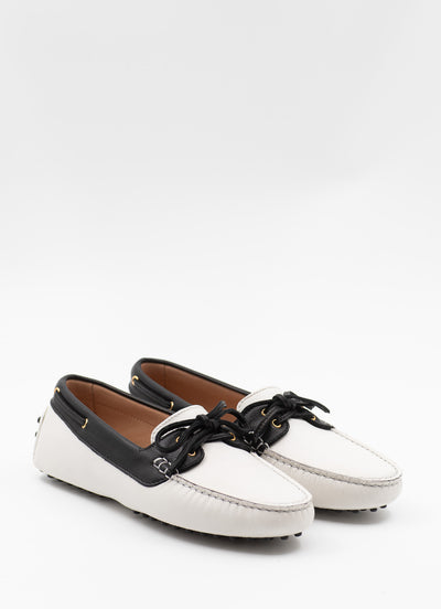 Due Driving shoes in black and white
