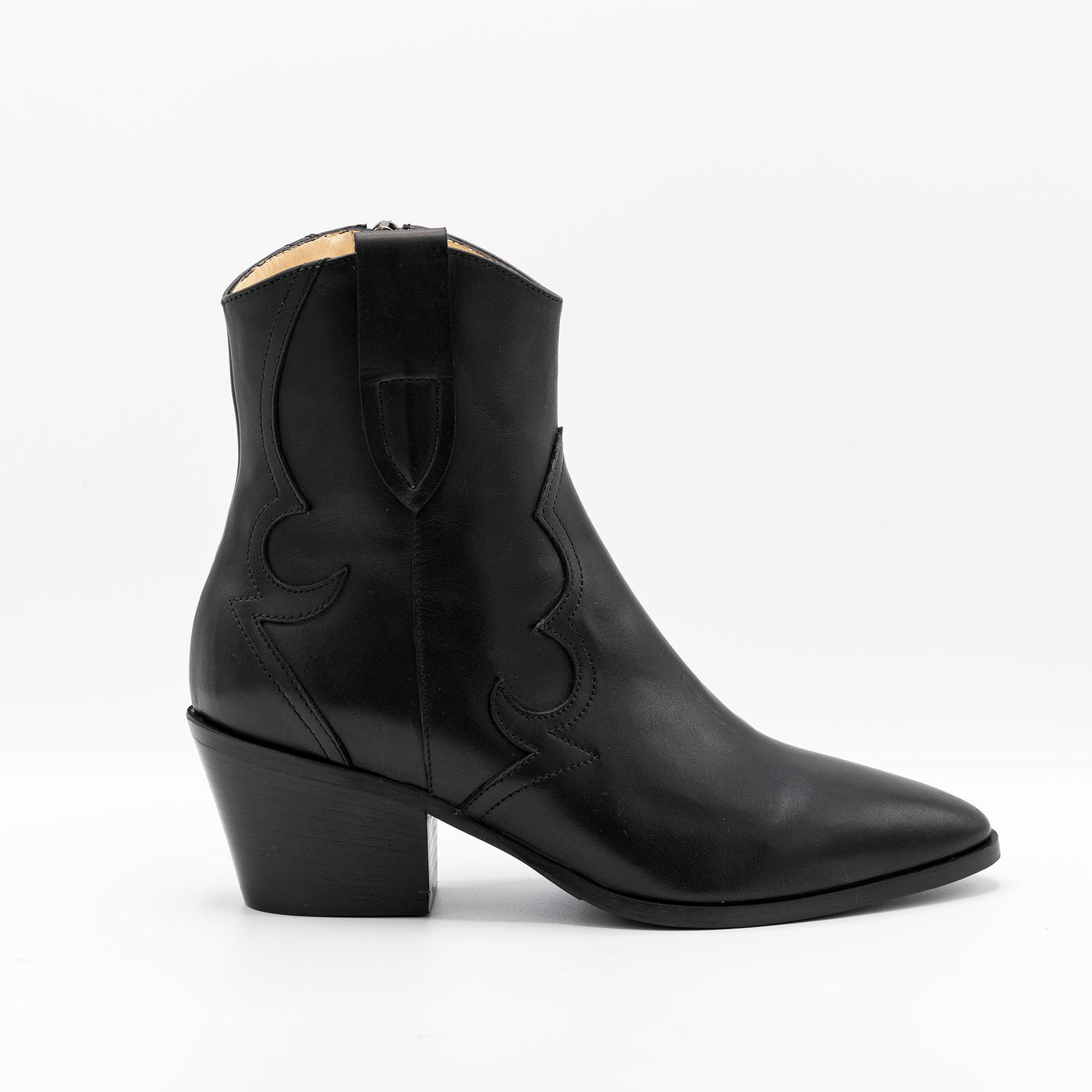 Short Cowboy Boots in Black Leather. Featuring western stiching. 