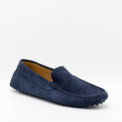 Plain car shoe with rubber pebbles underneath the sole. Made from Navy Blue calf suede. 