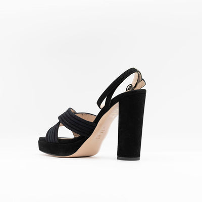 High heeled sandal in black suede leather. 