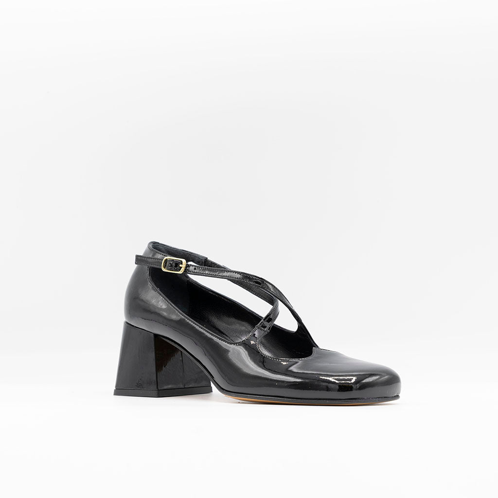 Heart Square Toe Pumps in Black