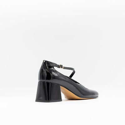 Heart Square Toe Pumps in Black