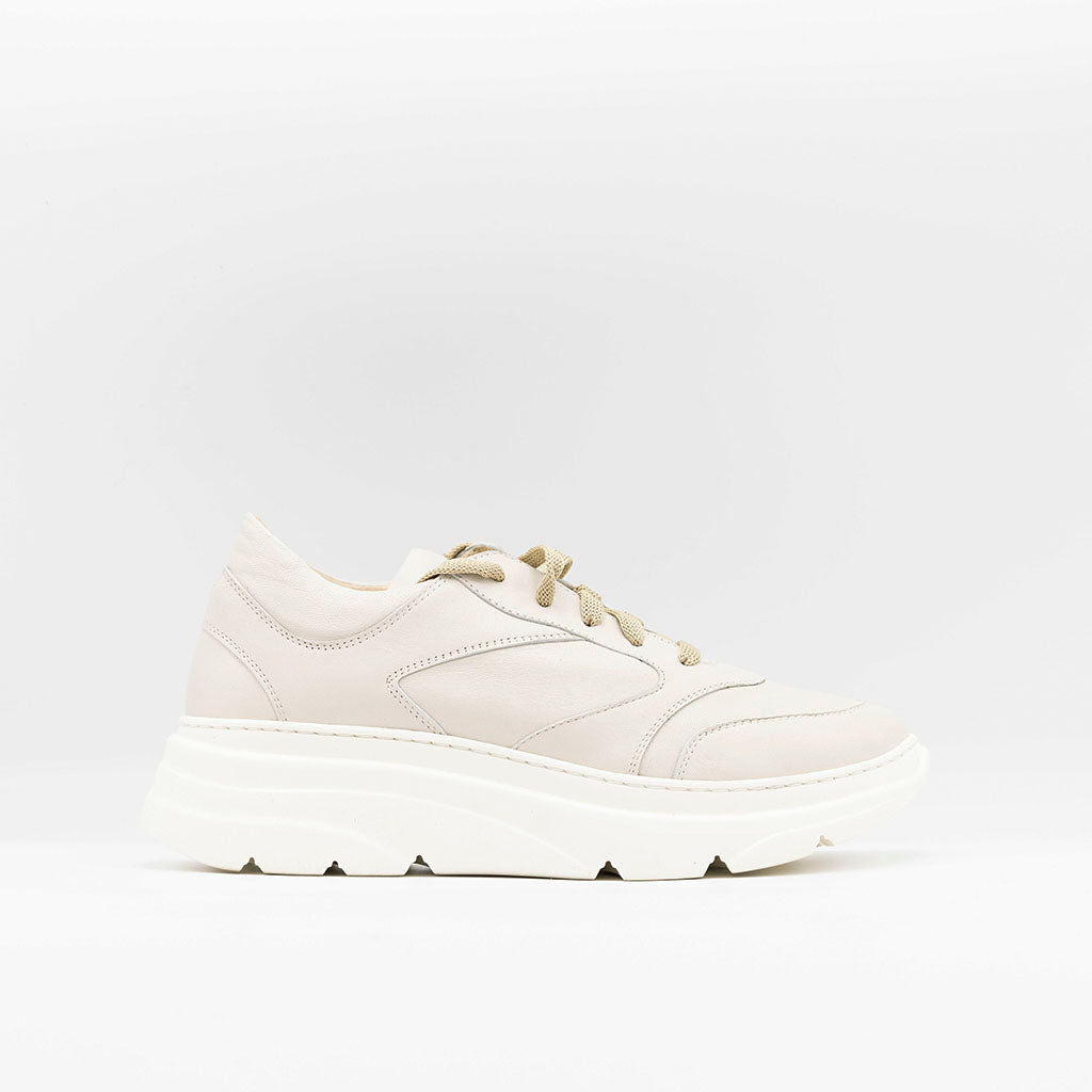 Runner Sneakers Nude Leather