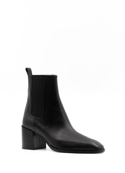 Heeled Chelsea boots in black