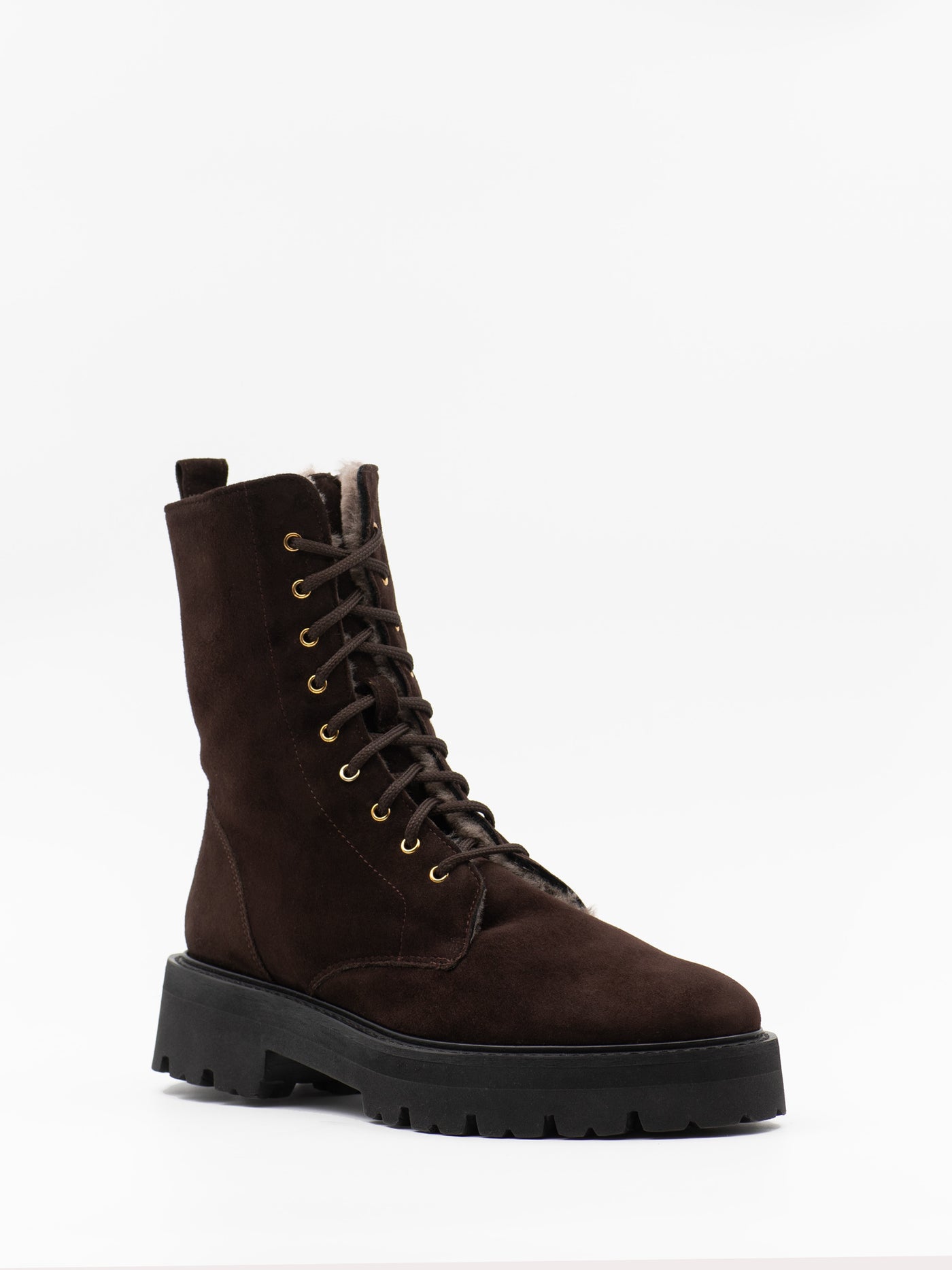 Fur lined boots in brown suede leather