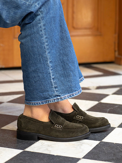 Loafers in green suede with rubber sole