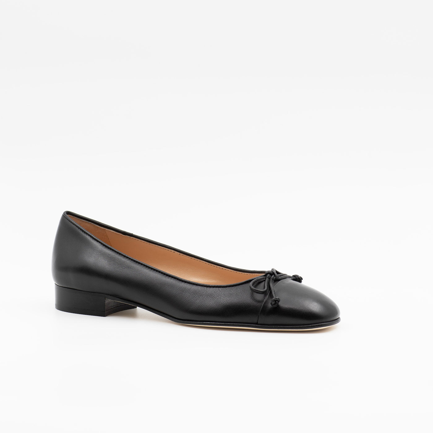 Black ballerina flat with leather bow