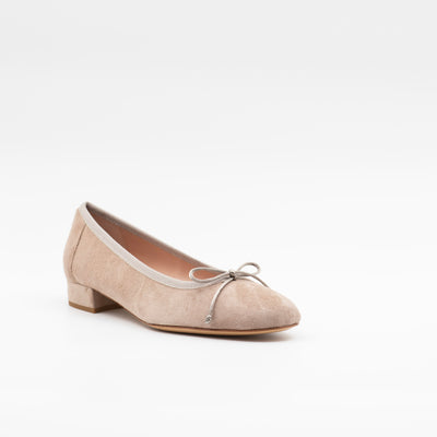 Ballet flat in beige suede leather