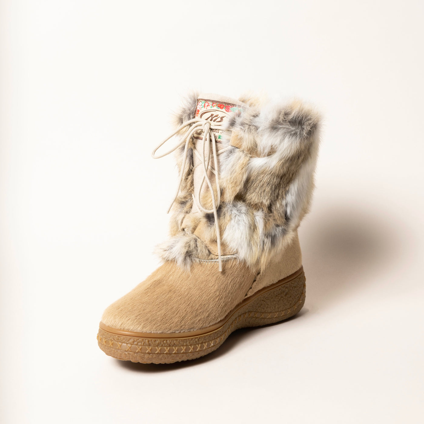 Snow Boots with Steel-Studs in Beige