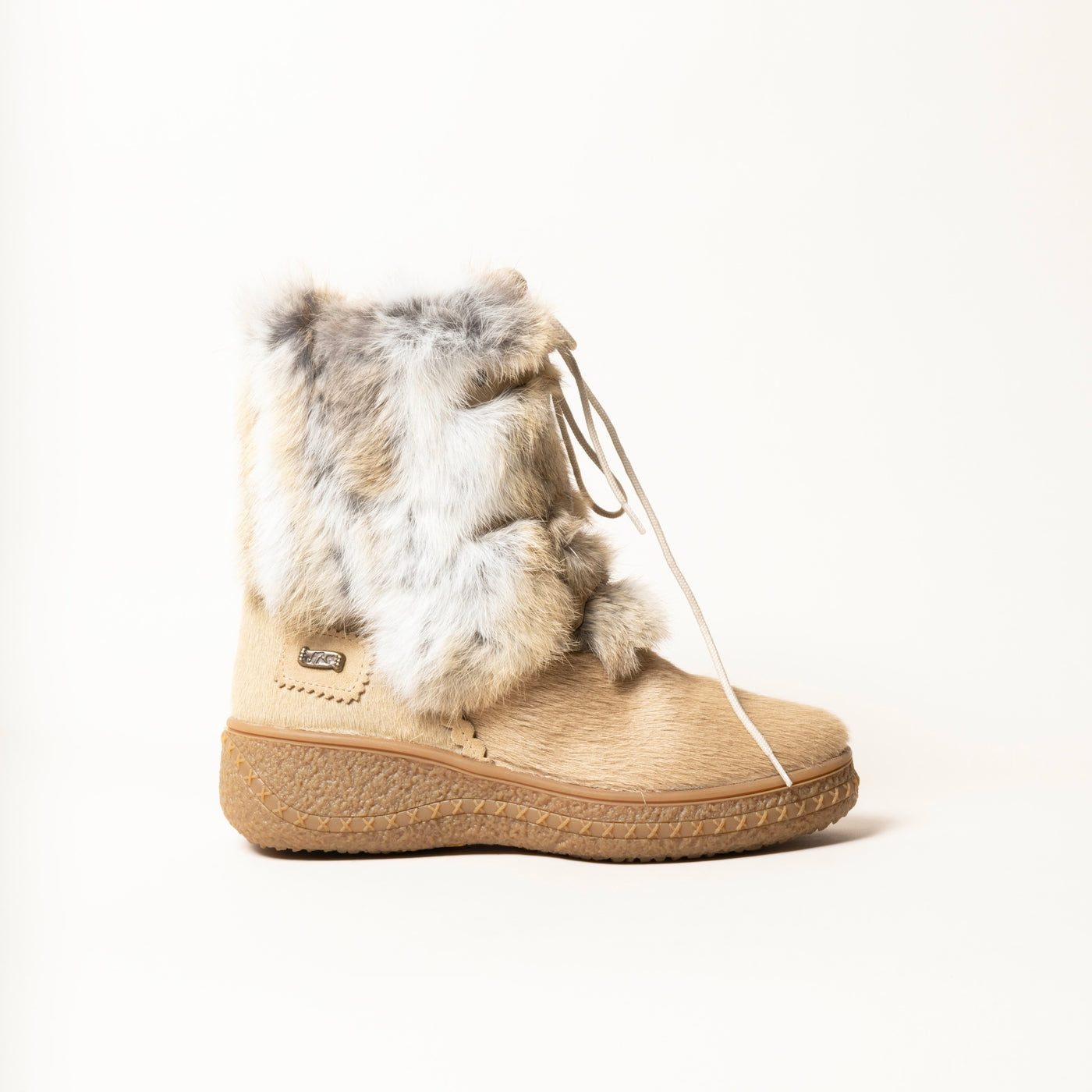 Snow Boots with Steel-Studs in Beige