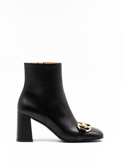 Horsebit ankle boots in black calfskin