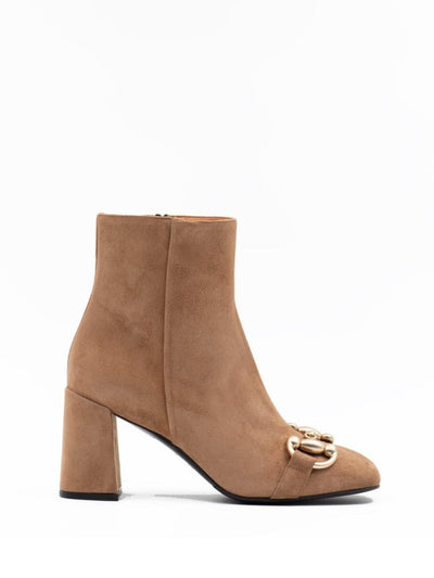 Horsebit ankle boots in brown suede
