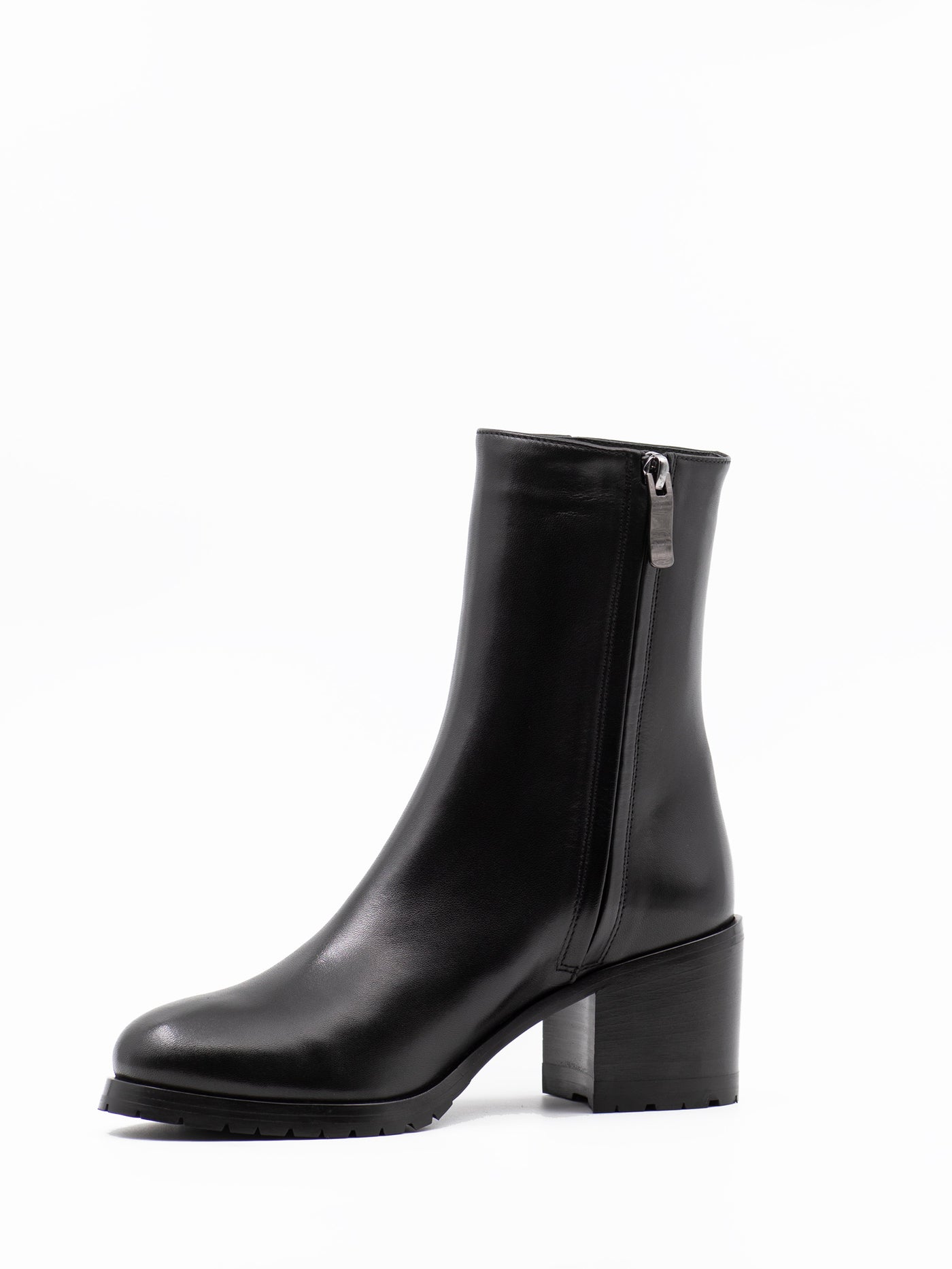 Ankle boots in black calfskin
